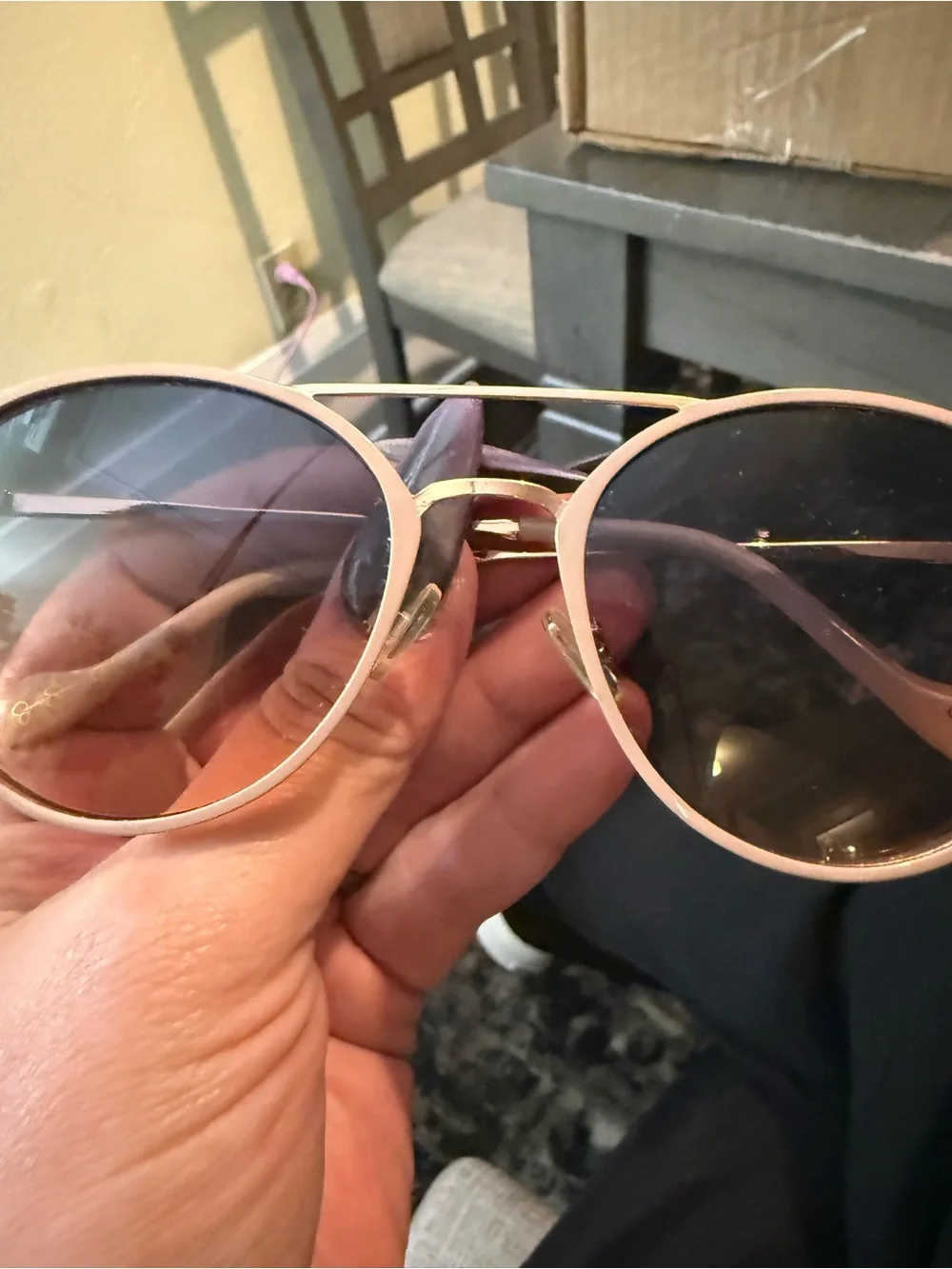 Women's Round Metal Frame Sunglasses in Rose Gold